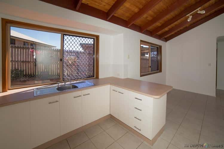 Fifth view of Homely unit listing, 2/9 Aleta Court, Avoca QLD 4670