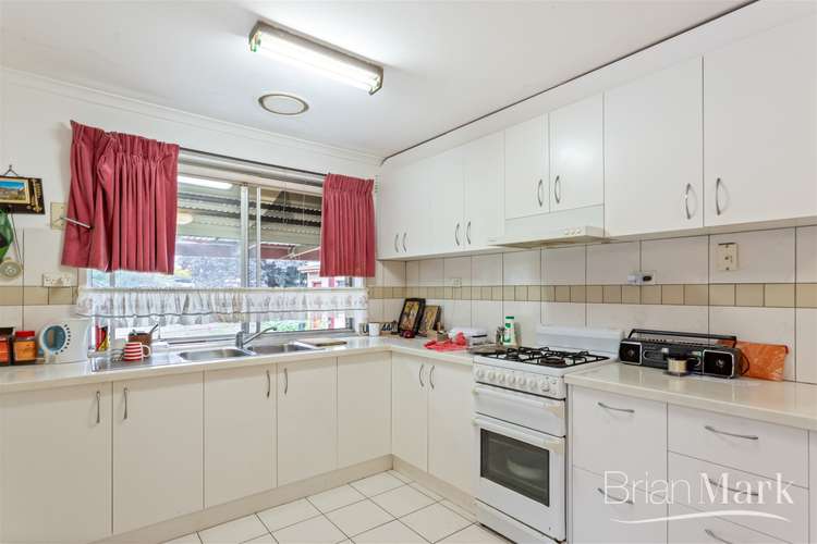 Second view of Homely house listing, 2 Cumberland Court, Werribee VIC 3030