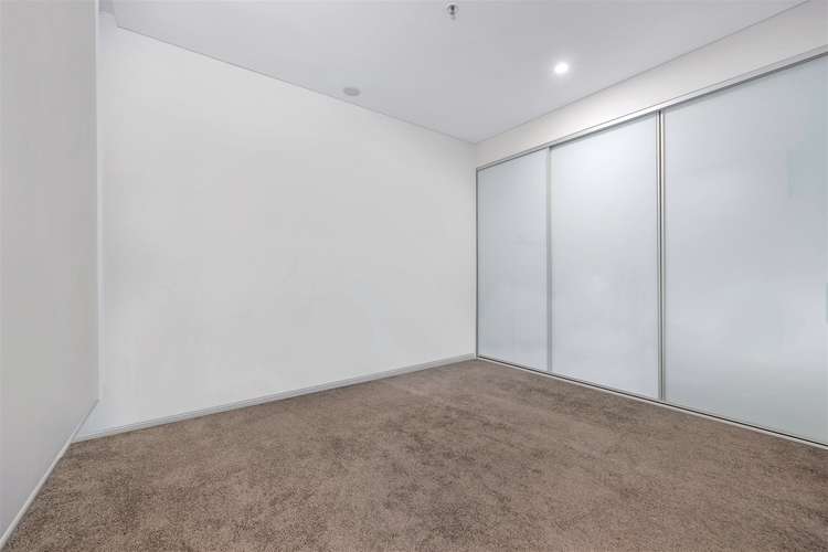 Fifth view of Homely apartment listing, 637/2 Kirby Walk, Zetland NSW 2017