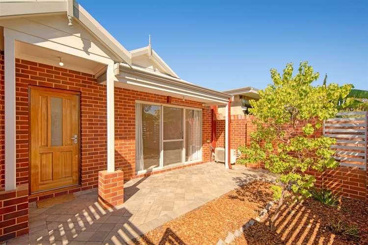 Main view of Homely house listing, 2/9 Broadway, Bassendean WA 6054