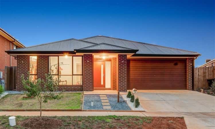 34 Clement Way, Melton South VIC 3338
