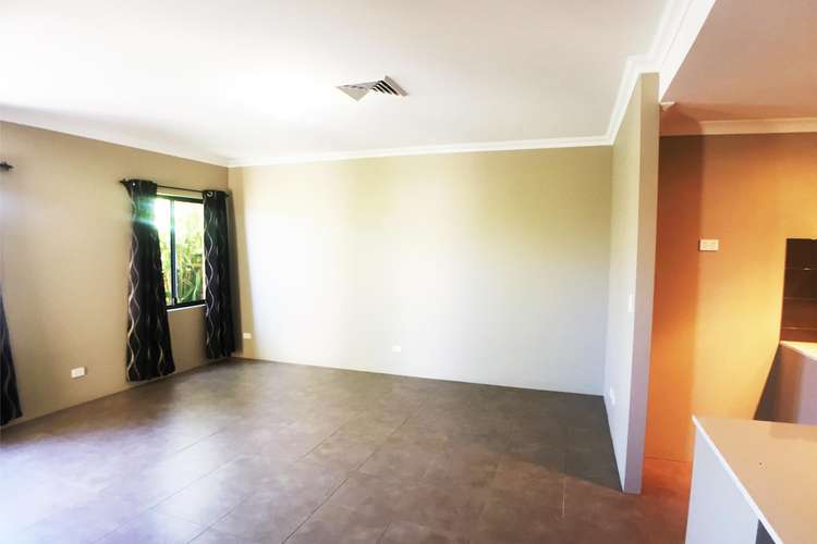 Fifth view of Homely house listing, 39 Pinker Crs, Maida Vale WA 6057