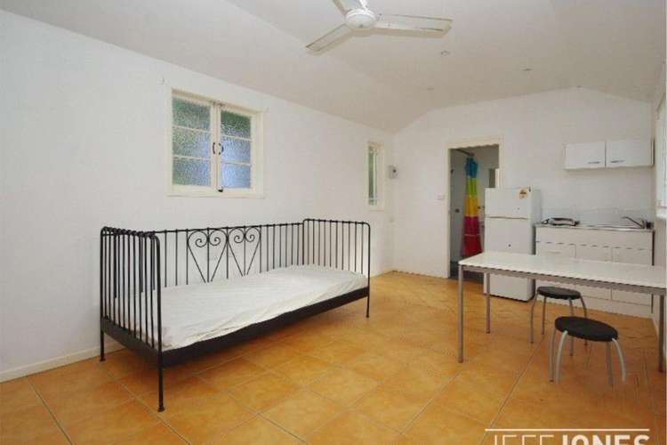 Fourth view of Homely flat listing, 3 Geelong Avenue, Holland Park QLD 4121