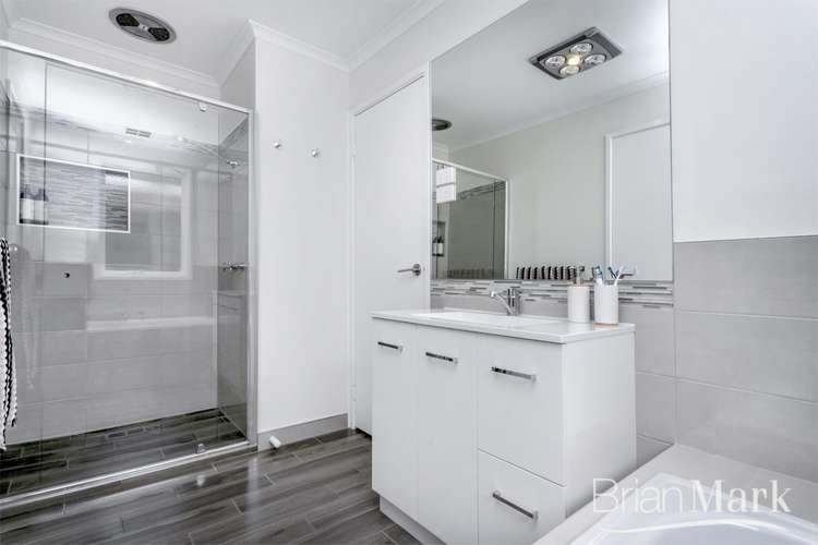 Third view of Homely house listing, 5 Shearwater Court, Hoppers Crossing VIC 3029