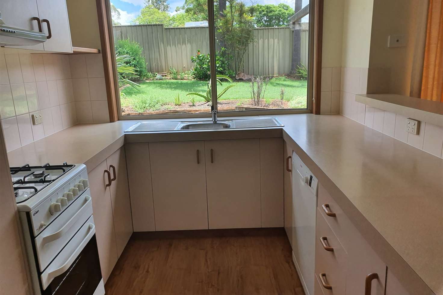 Main view of Homely unit listing, 1/6 Hanna Court, Kearneys Spring QLD 4350