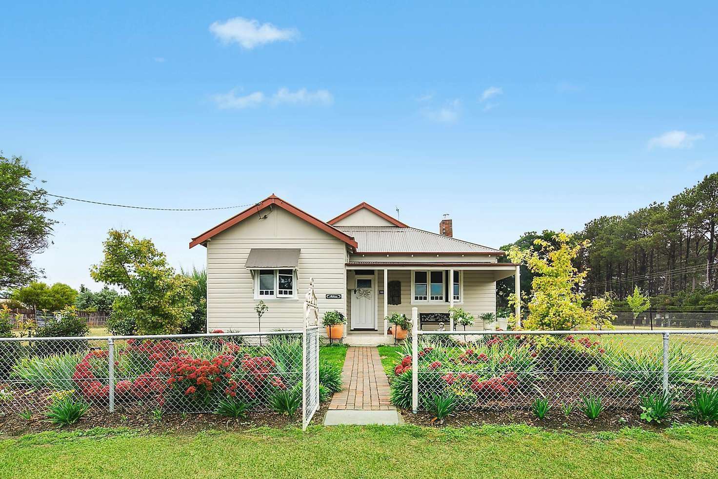 Main view of Homely acreageSemiRural listing, 28 Lind Street, Gundaroo NSW 2620