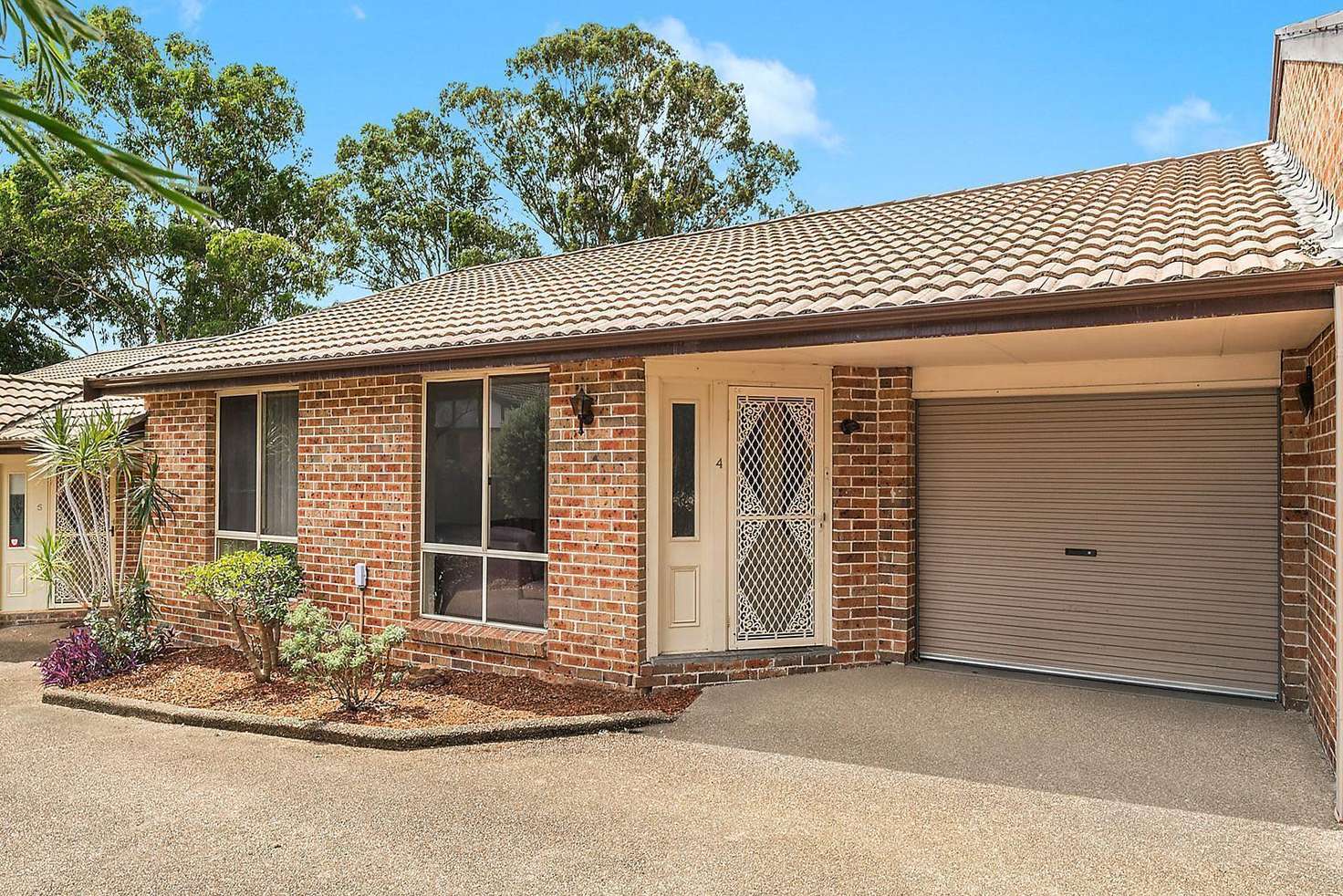 Main view of Homely villa listing, 4/38 Wyena Road, Pendle Hill NSW 2145