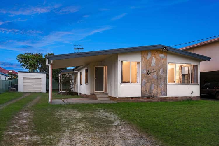Second view of Homely semiDetached listing, 20 Binburra Avenue, Toowoon Bay NSW 2261