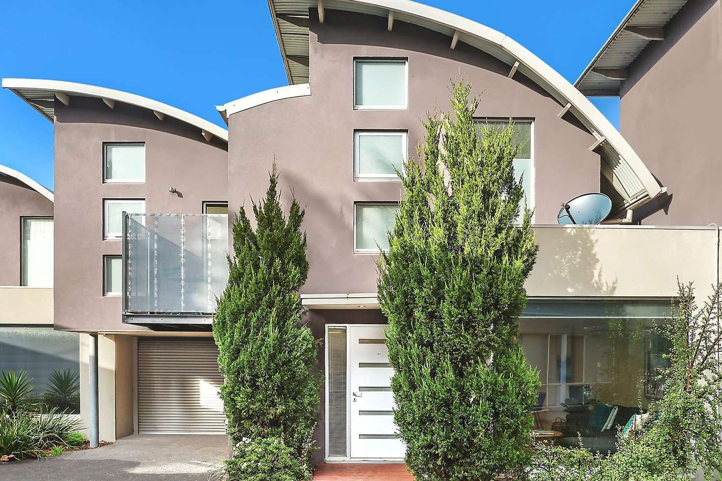 Main view of Homely townhouse listing, 2/246 Barkly Street, St Kilda VIC 3182