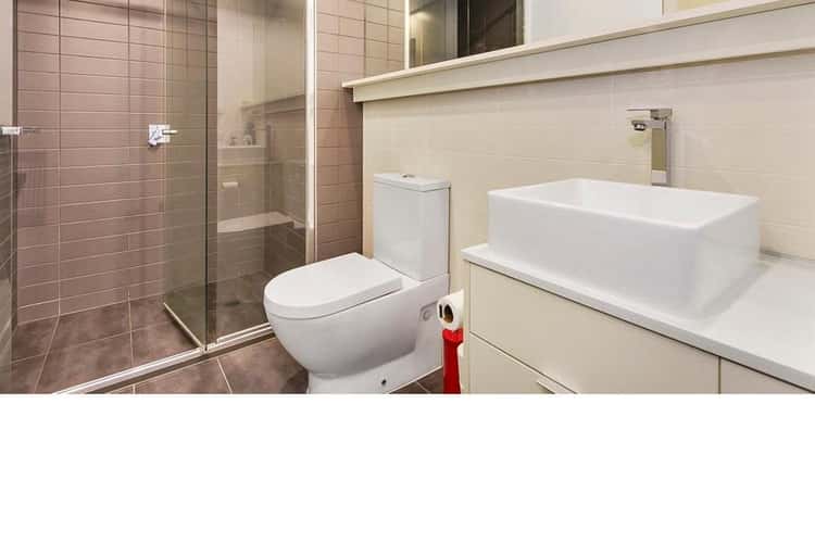 Fifth view of Homely apartment listing, 4/18 Queen Street, Blackburn VIC 3130
