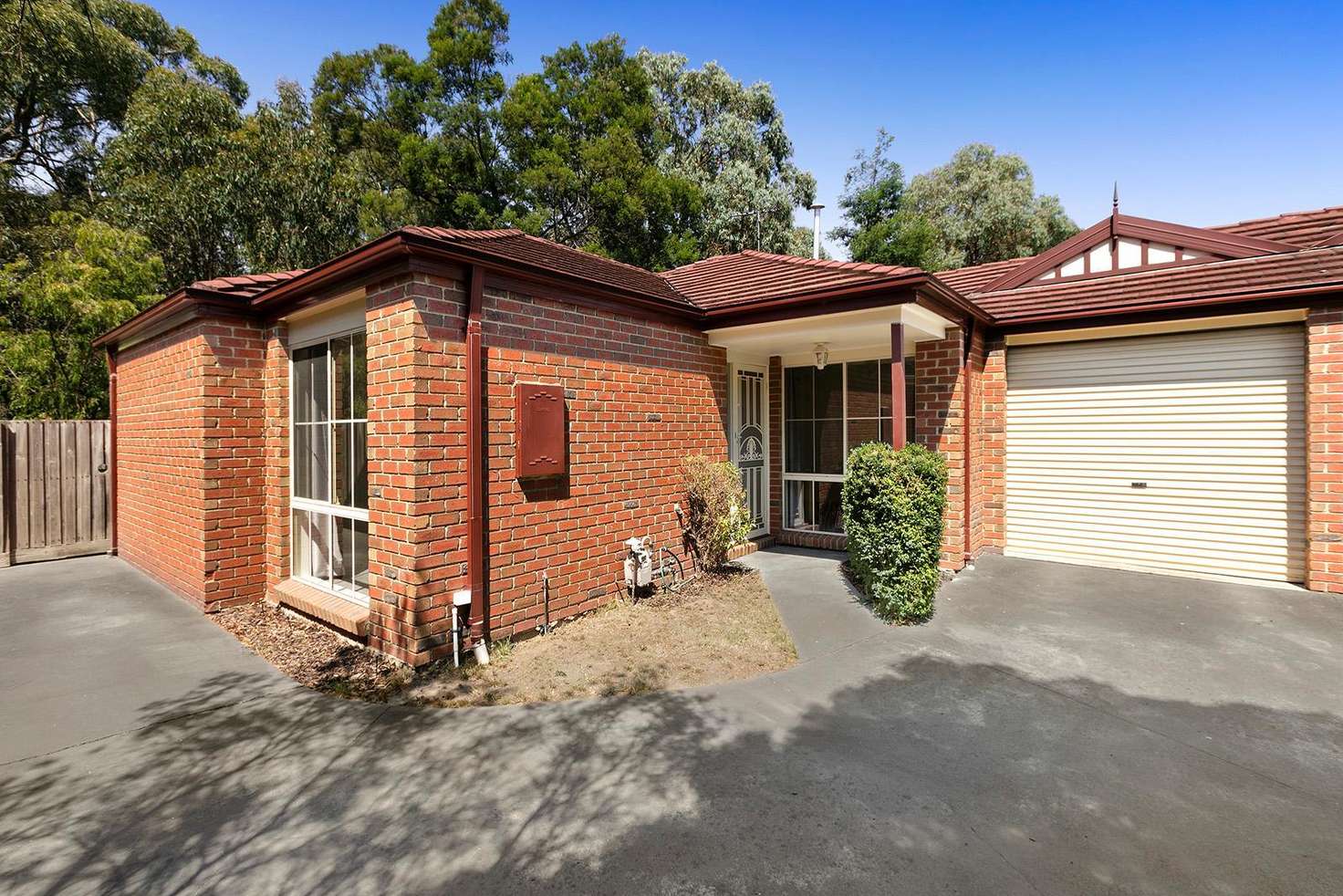 Main view of Homely house listing, 2/5 Scarlet Oak Court, Blackburn South VIC 3130