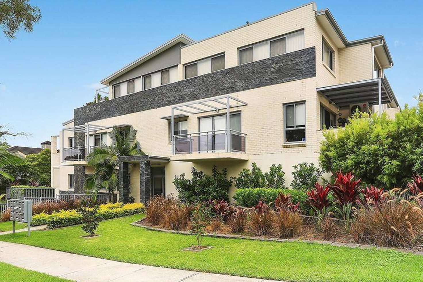 Main view of Homely apartment listing, 4/21 Gulliver Street, Brookvale NSW 2100