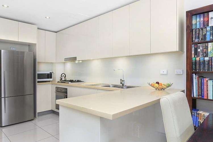 Third view of Homely apartment listing, 4/21 Gulliver Street, Brookvale NSW 2100