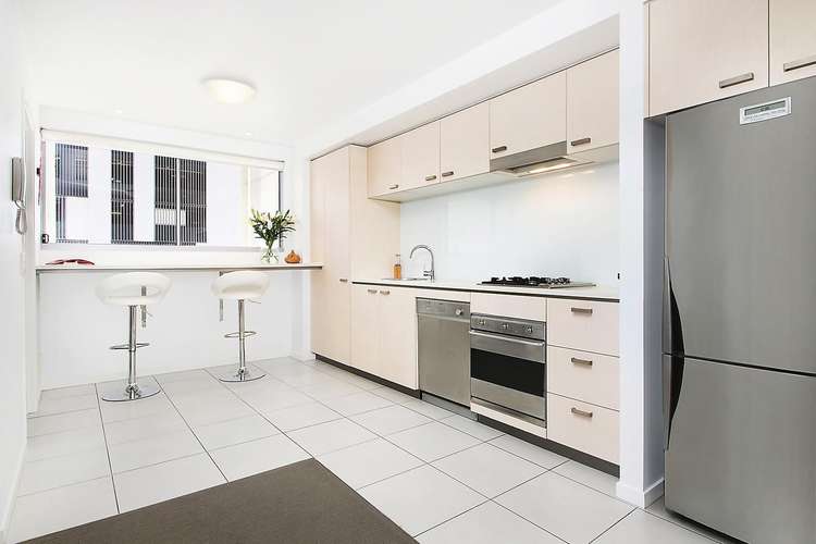 Third view of Homely apartment listing, 15/15 Walsh Street, Milton QLD 4064