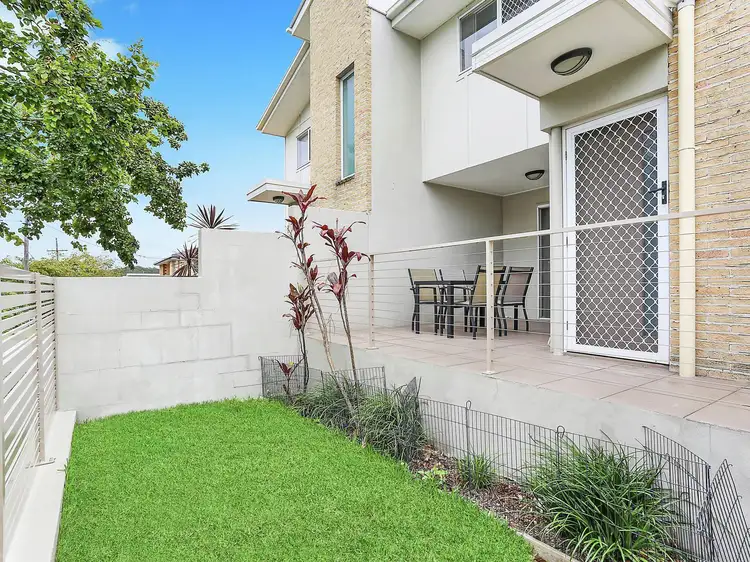 3/4 East Street