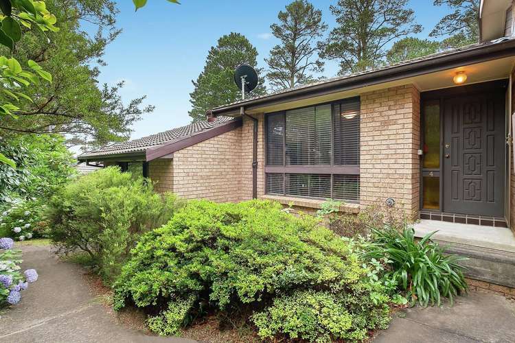 Main view of Homely villa listing, 4/322-324 Katoomba Street, Katoomba NSW 2780