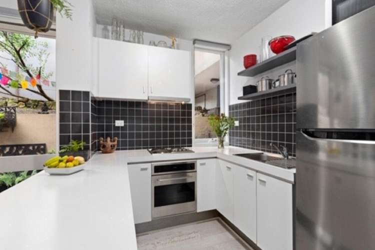 Third view of Homely apartment listing, 2/62 Cunningham Street, Northcote VIC 3070