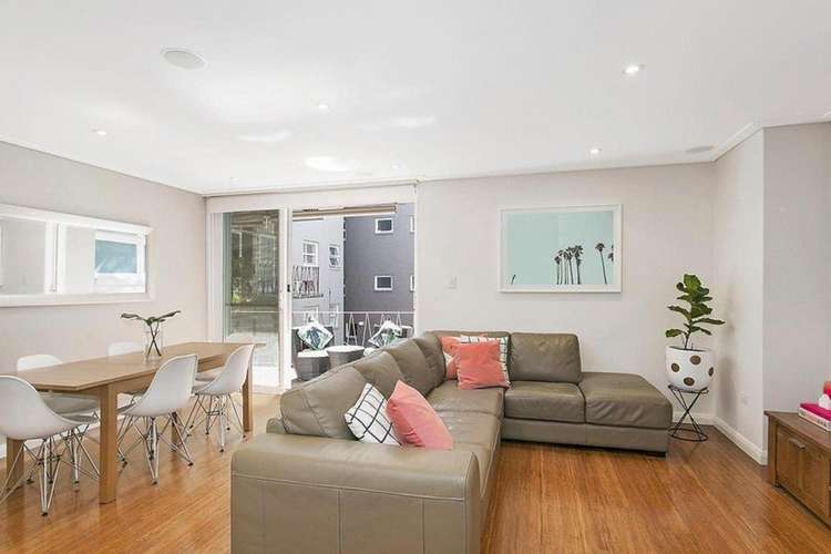 Main view of Homely apartment listing, 2/3 Ozone Street, Cronulla NSW 2230