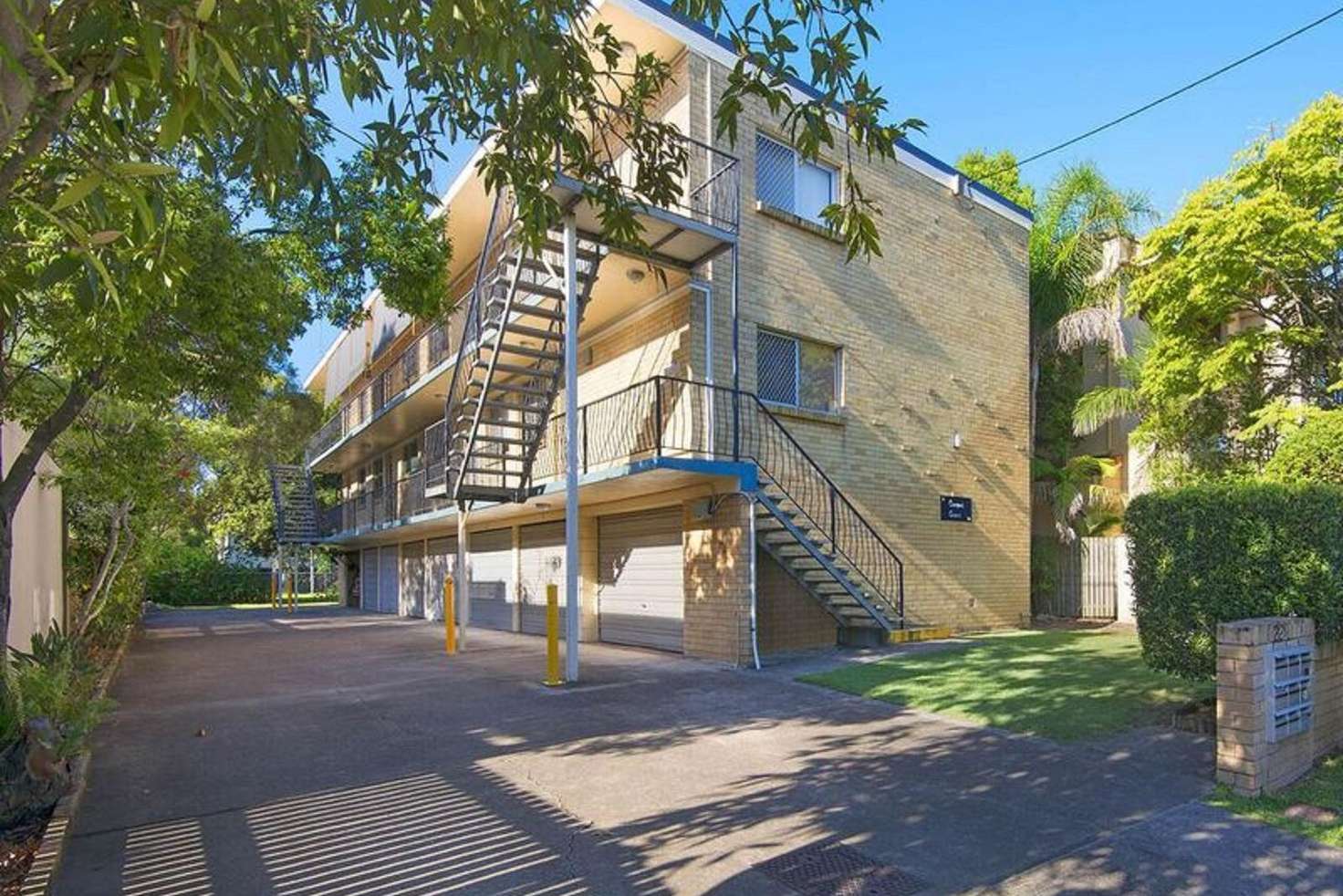 Main view of Homely apartment listing, 2/22 Balowrie Street, Hamilton QLD 4007