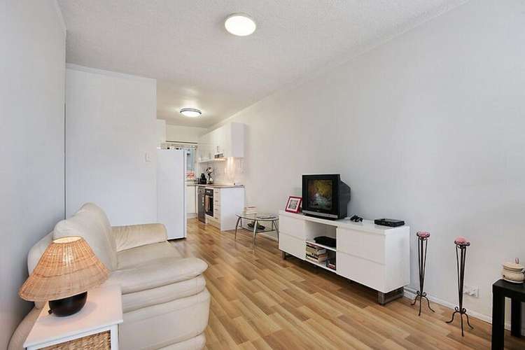 Third view of Homely apartment listing, 2/22 Balowrie Street, Hamilton QLD 4007