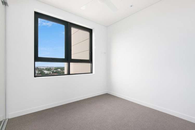 Fifth view of Homely apartment listing, 3036/33 Remora Road, Hamilton QLD 4007