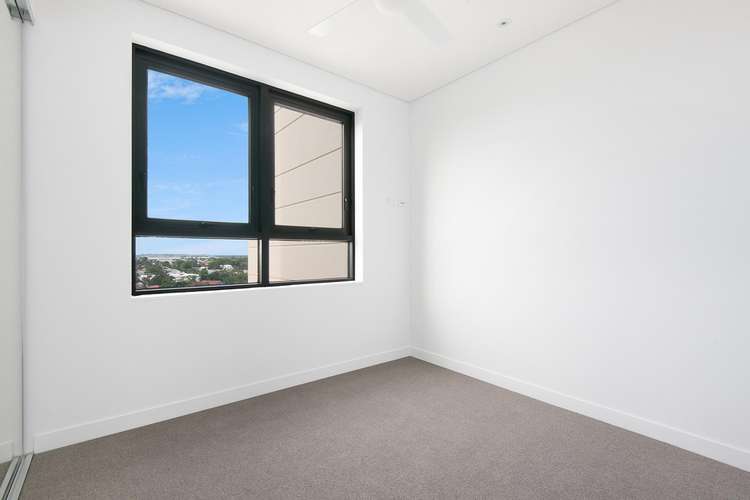Fifth view of Homely apartment listing, 3056/33 Remora Road, Hamilton QLD 4007