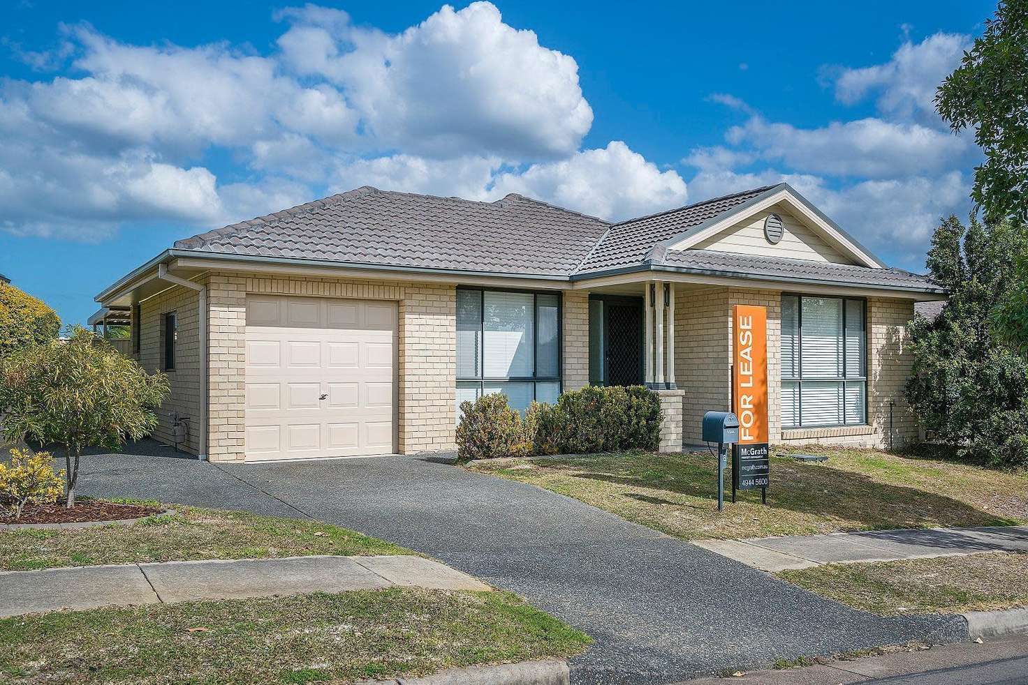 Main view of Homely house listing, 8 Araminta Chase, Cameron Park NSW 2285