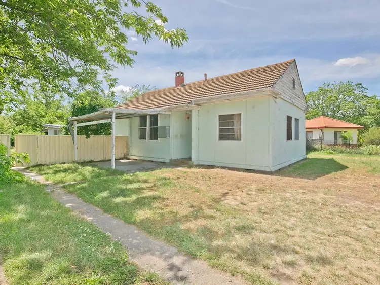 12 Hale Crescent