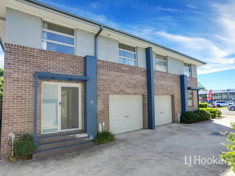 Main view of Homely townhouse listing, 2/92 Great Western Highway, Kingswood NSW 2747