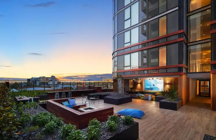 113/40 Hall Street