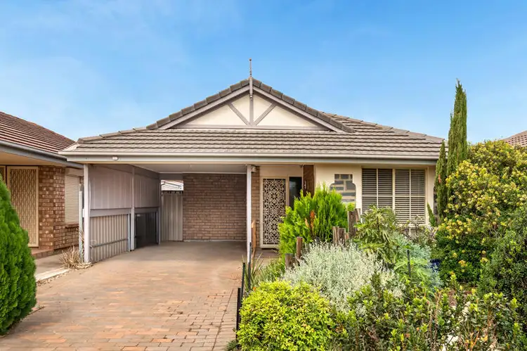 11a Crown Crescent