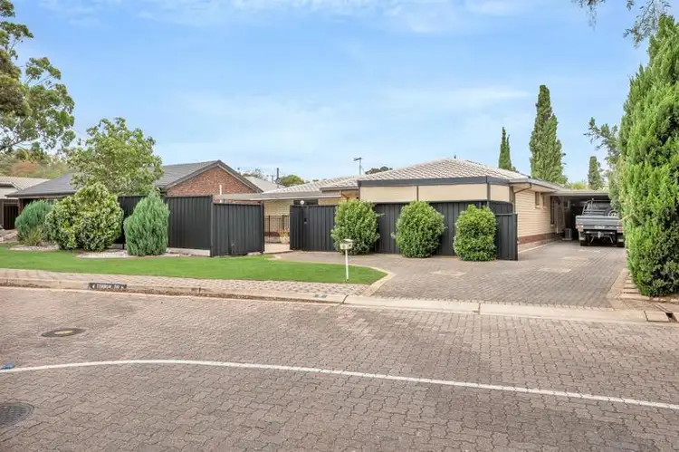8 Tobruk Drive