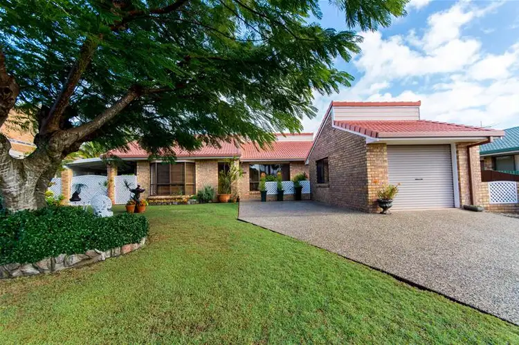 9 Carter Court, Sandstone Point QLD 4511