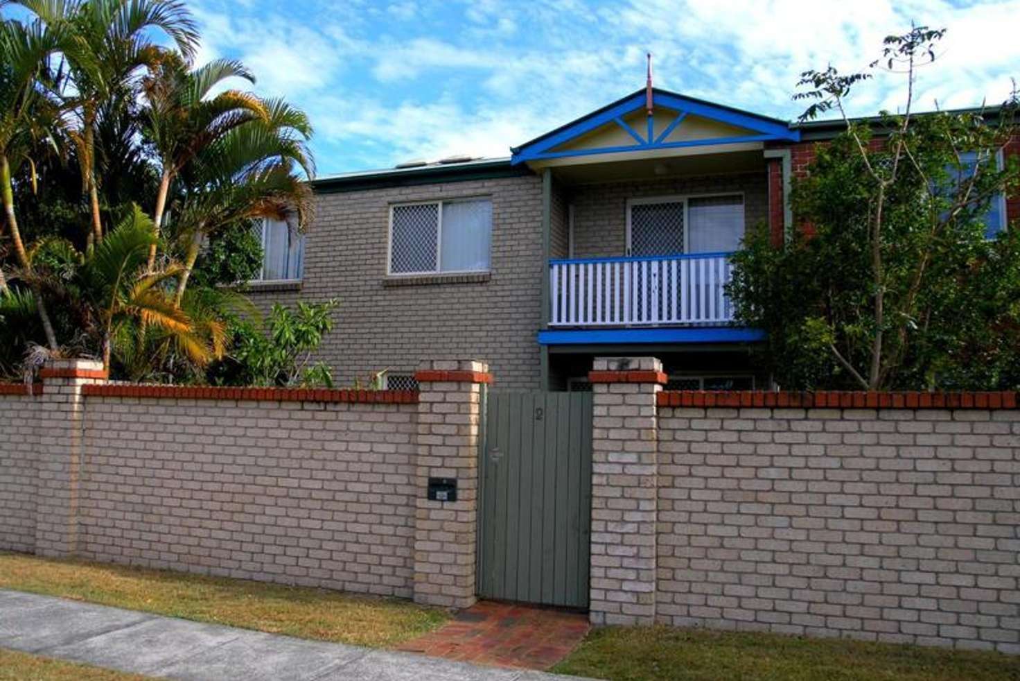 Main view of Homely townhouse listing, 2/735 Cavendish Road, Holland Park QLD 4121