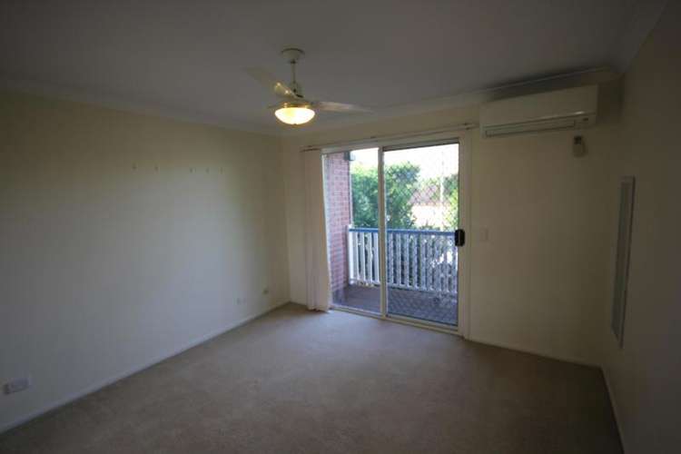 Fourth view of Homely townhouse listing, 2/735 Cavendish Road, Holland Park QLD 4121