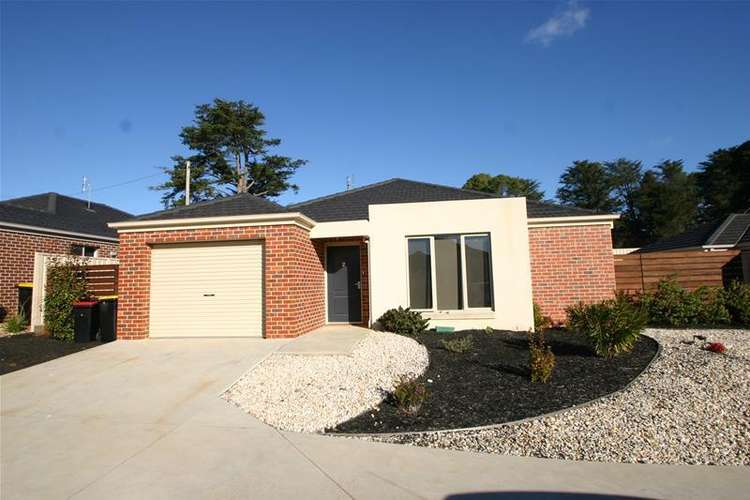 Main view of Homely townhouse listing, 2/25 BASHAM Street, Ararat VIC 3377