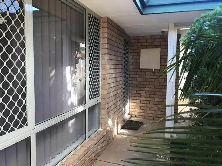 3/8 Rhodes Street