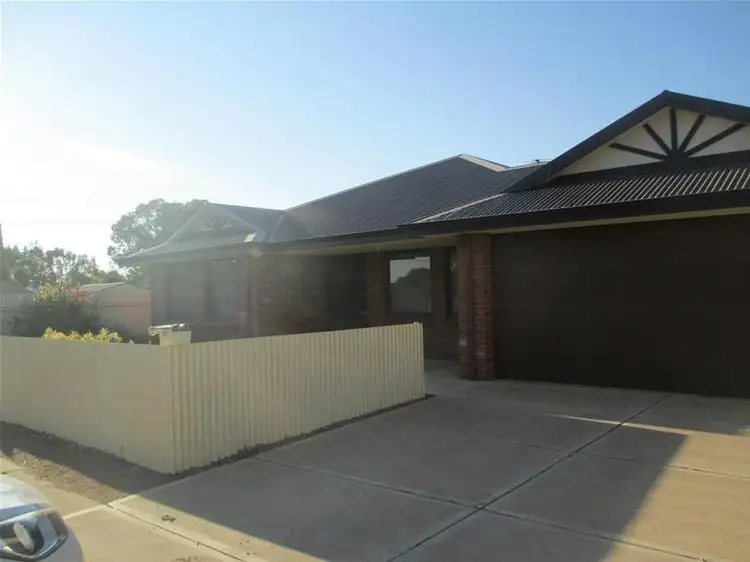 37 Evans Street