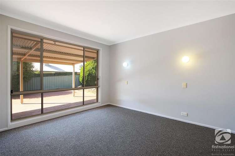 Fifth view of Homely house listing, 7 Scullin Court, Wodonga VIC 3690