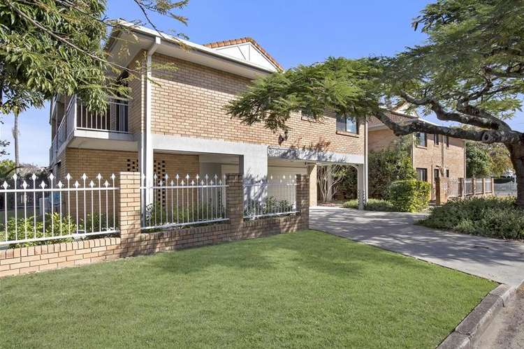Main view of Homely apartment listing, 2/33 Hants Street, Hamilton QLD 4007