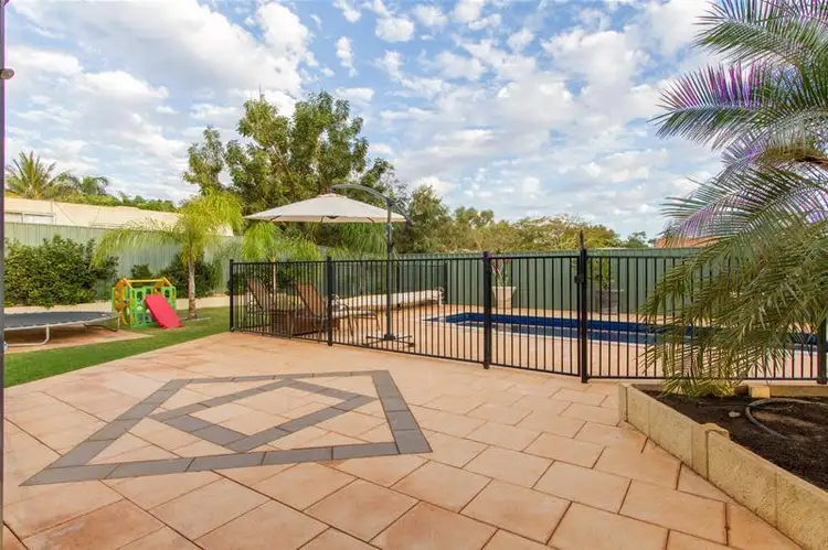 15 Murchison Crescent, Dampier WA 6713