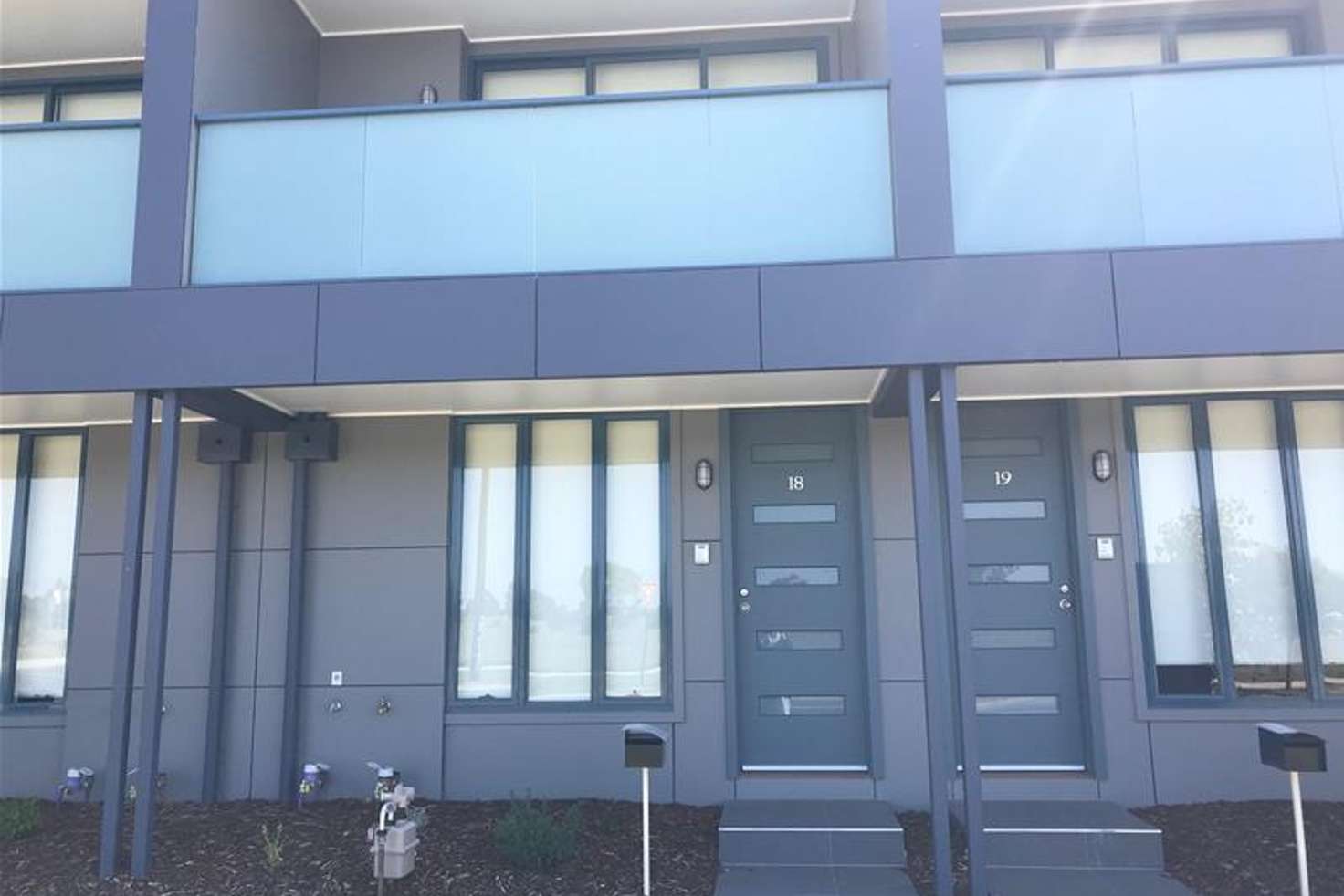 Main view of Homely townhouse listing, 18/1 Brunswick Crescent, Craigieburn VIC 3064