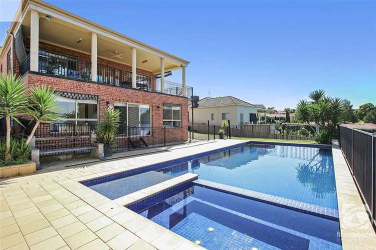 Second view of Homely house listing, 33 Avondale Drive, Wodonga VIC 3690