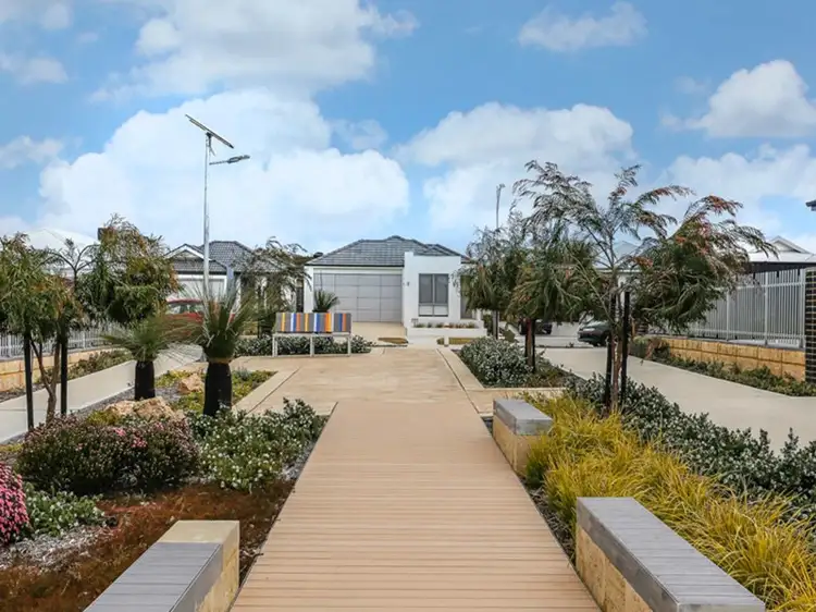 Second view of Homely house listing, 6 Lutea Lane, Jindalee WA 6036