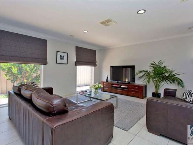 Fifth view of Homely house listing, 8 Clarendon Avenue, Wodonga VIC 3690