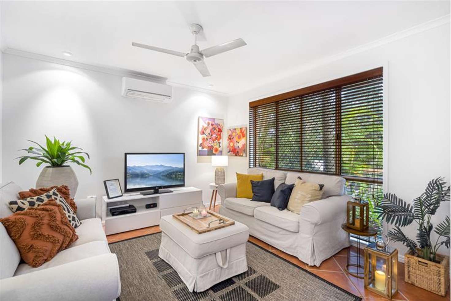 Main view of Homely semiDetached listing, 2/5 Oasis Crescent, Elanora QLD 4221