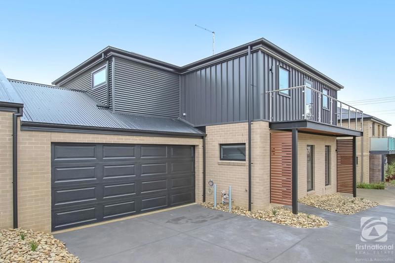 Main view of Homely townhouse listing, 2/29 Brockley Street, Wodonga VIC 3690