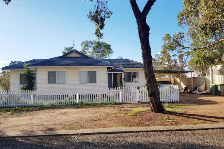 1 HAMILTON Street, Moora WA 6510