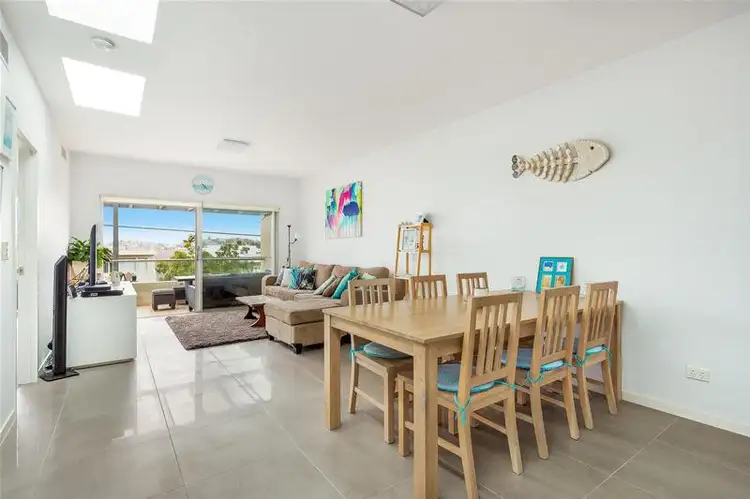 1/64 Pitt Road, North Curl Curl NSW 2099