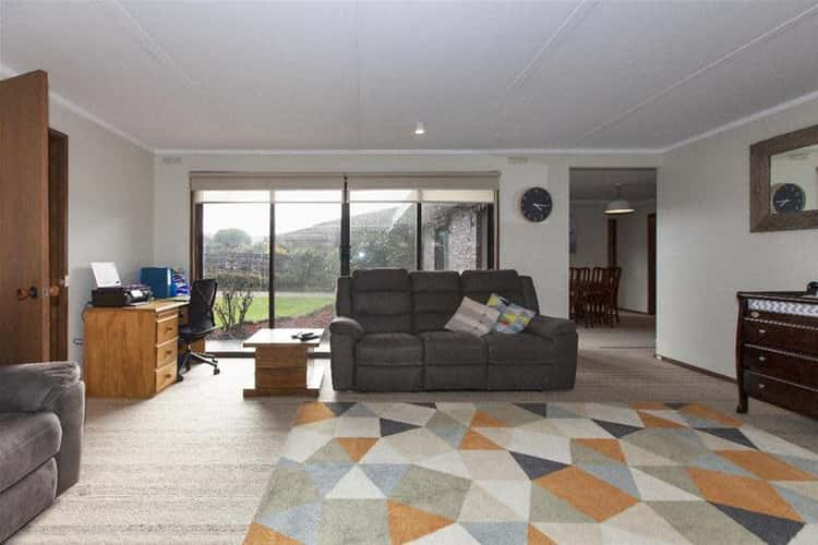 Seventh view of Homely house listing, 2 Ellerker Avenue, Ararat VIC 3377